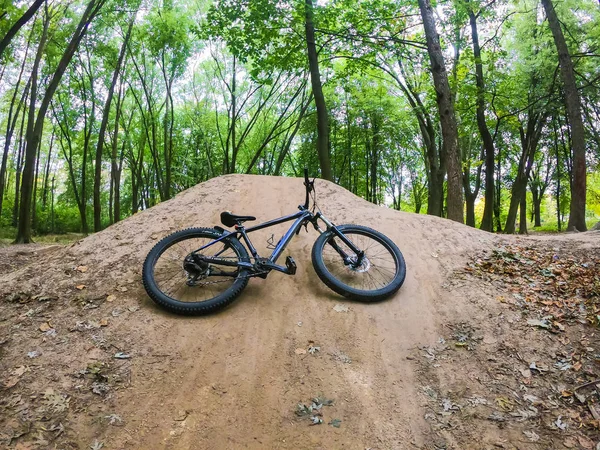 Mtb Fahrrad Auf Den Wegen Der Herbstsaison — Stockfoto