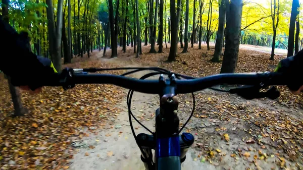 Hobby Mtb Fahrer Der Herbstsaison Unterwegs — Stockfoto