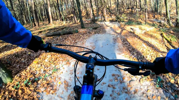 Jinete Aficionado Bicicleta Enduro Montar Camino Temporada Otoño —  Fotos de Stock