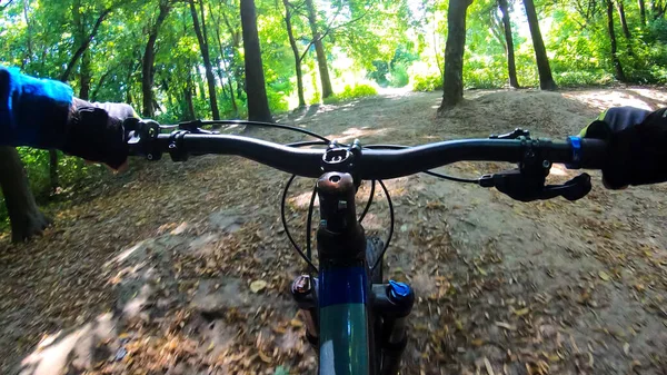 Amateurfahrer Auf Dem Fahrrad Frühlingspark — Stockfoto