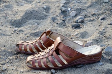 Yaz ayakkabıları, kadın hasır deri ayakkabılar..