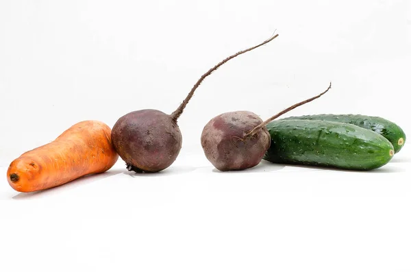 Nature Morte Légumes Jardin Carottes Orange Betteraves Rouges Foncées Concombres — Photo