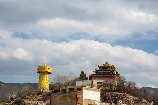 Βουδιστικός Ναός Στη Σάνγκρι Της Κίνας Κοντά Στο Θιβέτ — Φωτογραφία Αρχείου