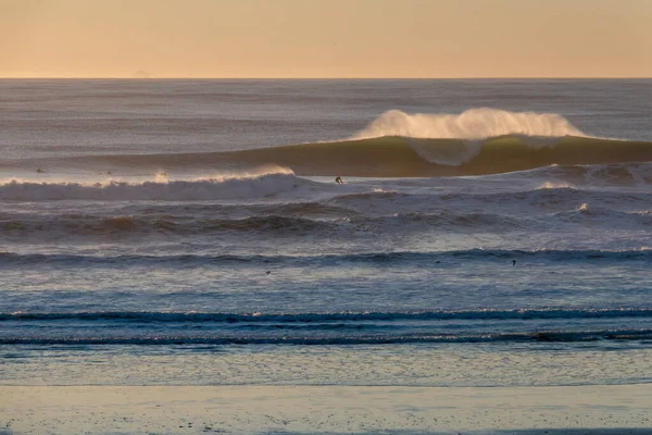 Grande Surf Libras Costa Norte Califórnia — Fotografia de Stock