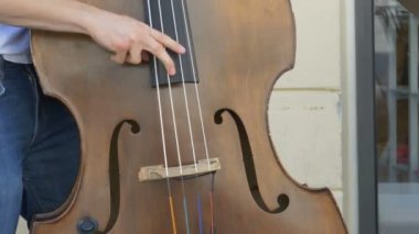 Sokak müzisyeni açık performans.