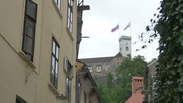 Vista Entre Edifícios Castelo Liubliana — Vídeo de Stock