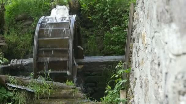 View Functional Old Wood Water Mill Wheel — Stock Video