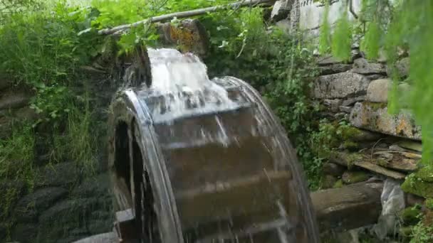 Вид Функциональной Водяной Мельницы Действии — стоковое видео