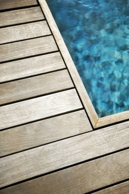 Tik terası ve yüzme havuzu ayrıntılarını