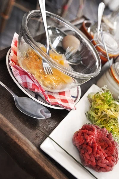 Bistecca Tartare Francese Salsa Bistrot — Foto Stock
