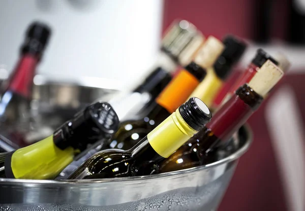 Cierre Botellas Vino Cubo Para Degustación —  Fotos de Stock