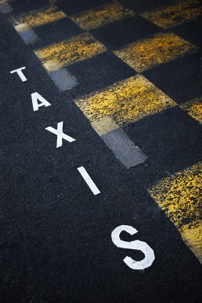 Знак Стоянки Такси Городе — стоковое фото
