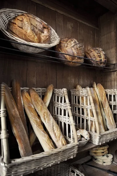 Des Échoppes Pains Rustiques Dans Une Boulangerie Française — Photo