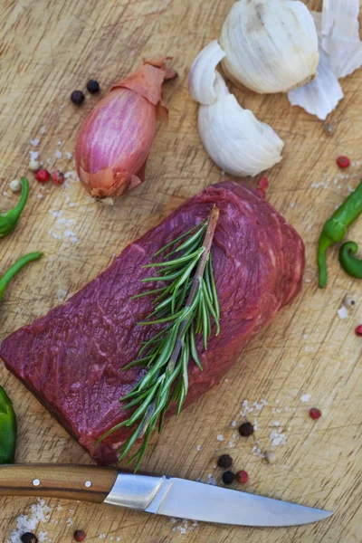 Rindfleischkräuter Und Knoblauch Vor Dem Kochen Der Küche — Stockfoto