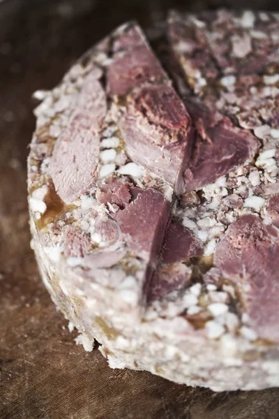 Close Porco Francês Pate Uma Tábua Madeira — Fotografia de Stock