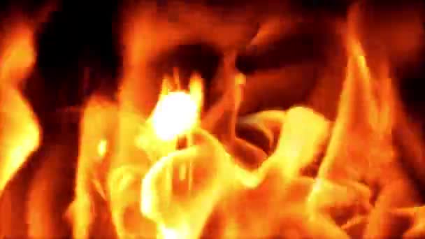 Fuego Naranja Brillante Oscuridad Cerca — Vídeo de stock