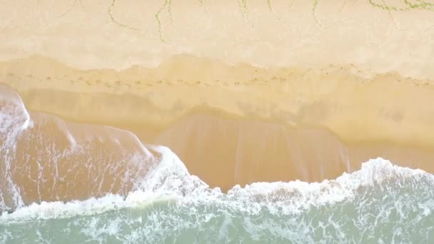 Ocean Waves Splashing White Sand Beach Drone Shot — Stok Video