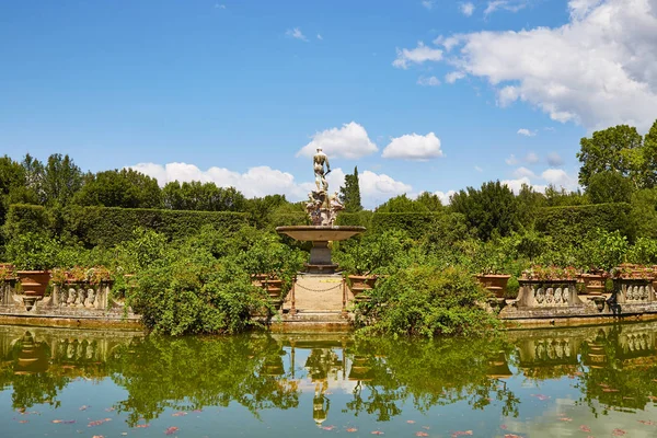 Fontana Nel Giardino Boboli Firenze Con Laghetto Con Acqua Verde — Foto Stock