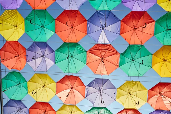 Colorida guarda-chuvas fundo — Fotografia de Stock