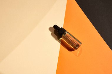 Moda geometrik arkaplanda temel yağlar