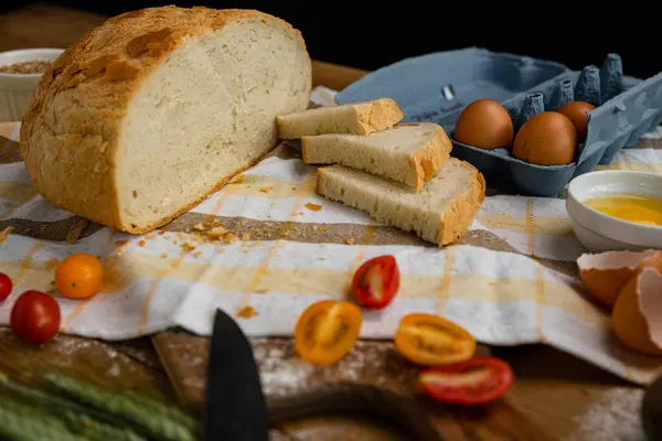 Fresh Bread Placed Towel Together Tomatoes Eggs Bakery Gold Rustic — Stock Photo, Image