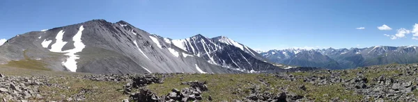 Dağların panoramik manzarası