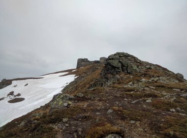 İki binincisinden biri, Pop Ivan.