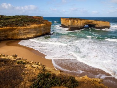 Lodon Köprüsü, Great Ocean Road, Avustralya boyunca ünlü Simgesel Yapı güzel görünümü