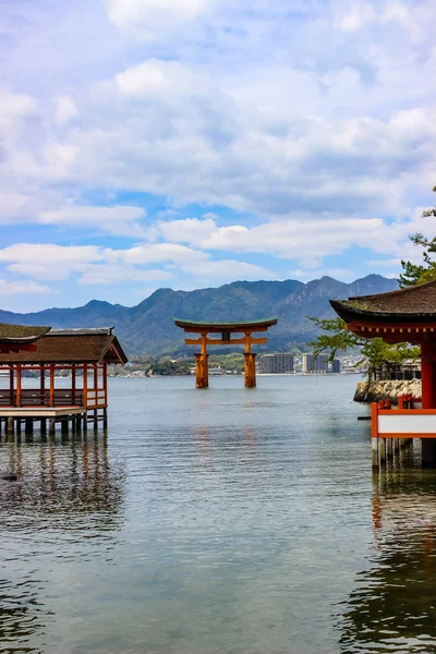 Portão Torii Flutuante Santuário Itsukushima Ilha Miyajima Hiroshima Japão — Fotografia de Stock