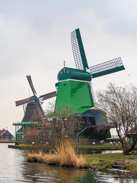 Wiatraków Zaanse Schans Dzielnica Holenderska Miasta Zaandam Pobliżu Amsterdam Holandia — Zdjęcie stockowe
