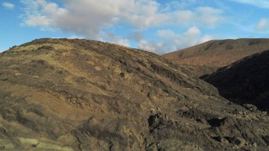 Deniz göğü ve yeryüzü bir araya gelerek harika bir manzara oluşturur.