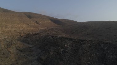 Okyanus gün batımında ihtişamını gösteriyor.