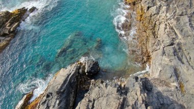 Kara ve hava bir araya gelir ve bu güzel manzaraları oluşturur.