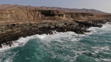 Kara ve hava bir araya gelir ve bu güzel manzaraları oluşturur.