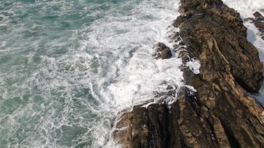 Kara ve hava bir araya gelir ve bu güzel manzaraları oluşturur.