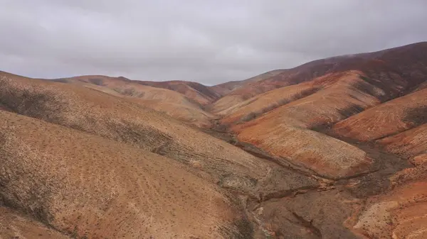 Güzel Şekil Renkleri Olan Çöl Dağları — Stok fotoğraf