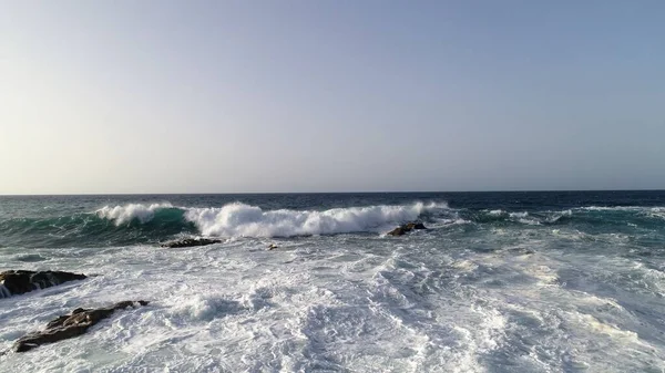 Ocean Pokazuje Swój Blask Zachodzie Słońca — Zdjęcie stockowe