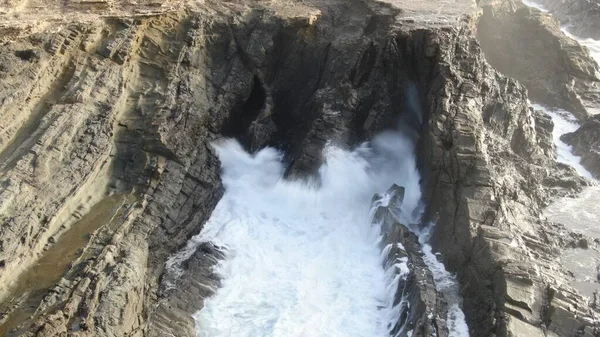 Puesta Sol Desde Los Acantilados Contemplando Fuerza Del Mar Las —  Fotos de Stock