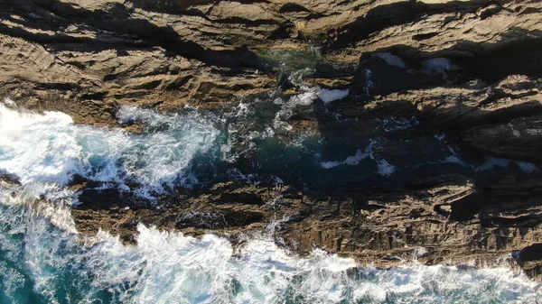 Закат Скал Созерцая Силу Моря Гор Горизонта Атлантического Океана — стоковое фото