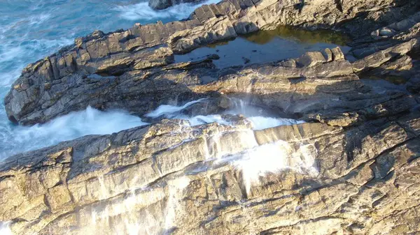 Coucher Soleil Des Falaises Contemplant Force Mer Les Montagnes Horizon — Photo