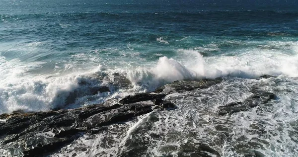 Naplemente Sziklákról Mely Tenger Hegyek Horizont Atlanti Óceán Erejét Szemléli — Stock Fotó