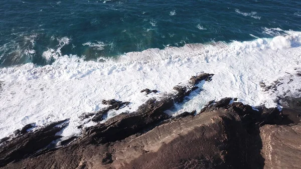 절벽에서 바다의 수평선 대서양을 바라보고 — 스톡 사진