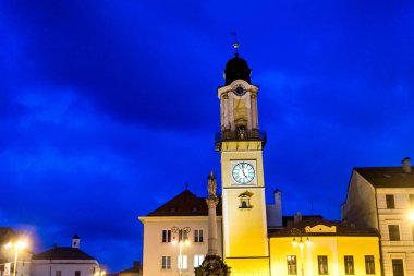 Slovakya 'daki Banska Bystrica şehir merkezindeki saat kulesi..