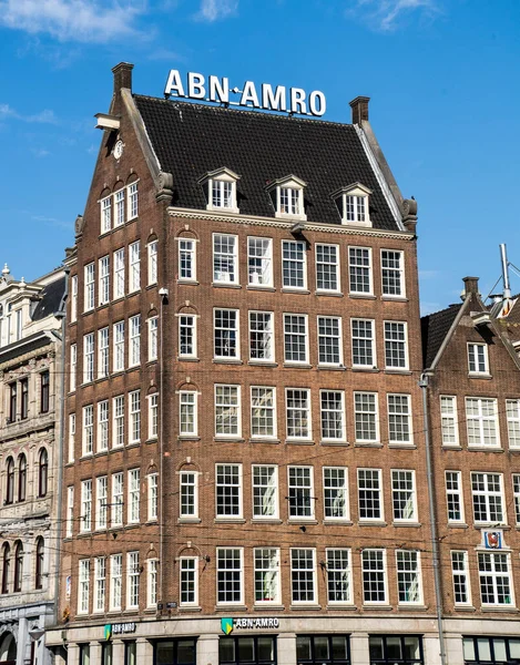 アムステルダムの中心部にある美しい住宅ビル — ストック写真