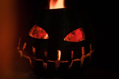 Cadılar Bayramı Kıyameti Kül ve sıcakta yeşil karpuz