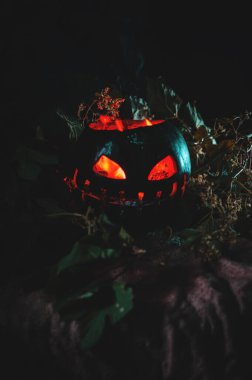 Cadılar Bayramı Kıyameti Kül ve sıcakta yeşil karpuz