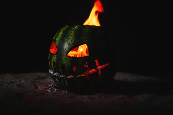 Apokalypse Halloween Grüne Wassermelone Asche Und Hitze — Stockfoto