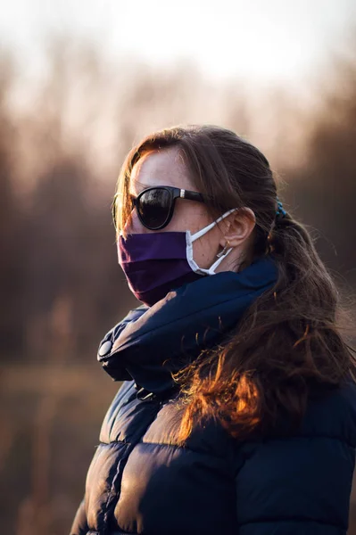 Fille Seule Sans Personnes Dans Masque Protection Contre Coronavirus Dans — Photo