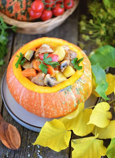 Estofado Verduras Con Cerdo Patatas Pimiento Rojo Zanahorias Champiñones Berenjena — Foto de Stock