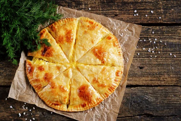 Blätterteig Käsekuchen Auf Altem Holzboden Rustikales Essen — Stockfoto